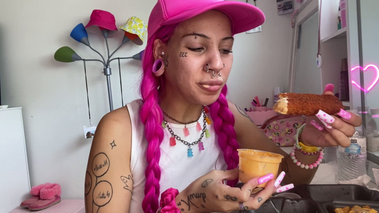 Nali Marie: Spicy Food Mukbang Vlog Extra Hot Mozzarella Sticks