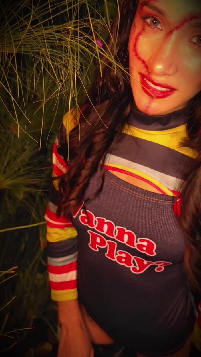 Carolina Guerrero: Latina Has a Rich Squirt on Halloween