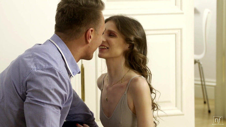 Nubile Films: 2人で十分 - S38:e28
