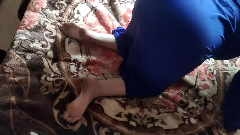 Basant: モロッコ人女性が夫のマネージャーに犯され、彼に中に入らないように言います