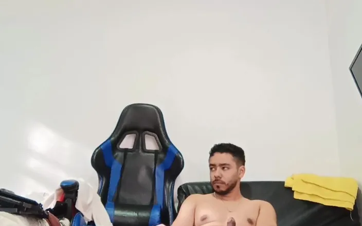 Tommhot: I Masturbate After I Get Home From Work