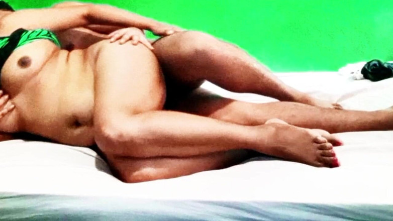 BigassMILF40: 자지를 빨고 따먹는 아름다운 인도 아줌마 큰 엉덩이 애인