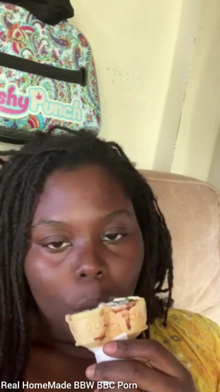 Super sexy ebony cuties: Žádost fanouška Lízejí zmrzlinu se sprinkle