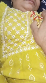 Desi Radha Bhabhi šuká doma se svým nevlastním bratrem