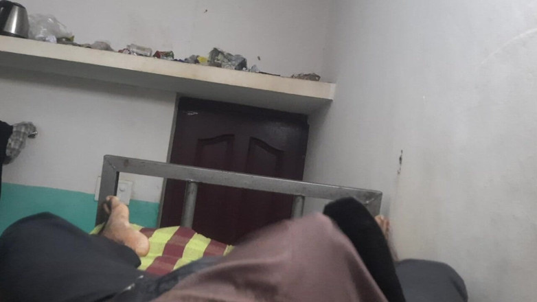 Wheyincognito: Гарячий чувак із шести пакетів мастурбує в кімнаті