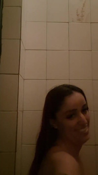 Esposa Sai Do Trabalho E Passa No Cine Pornô Chupar E Levar Gozadas De Estranhos!