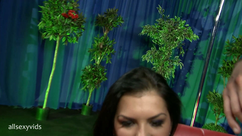 All Sexy Vids: Sarışın sürtük ortalama bir yarakla sikiliyor