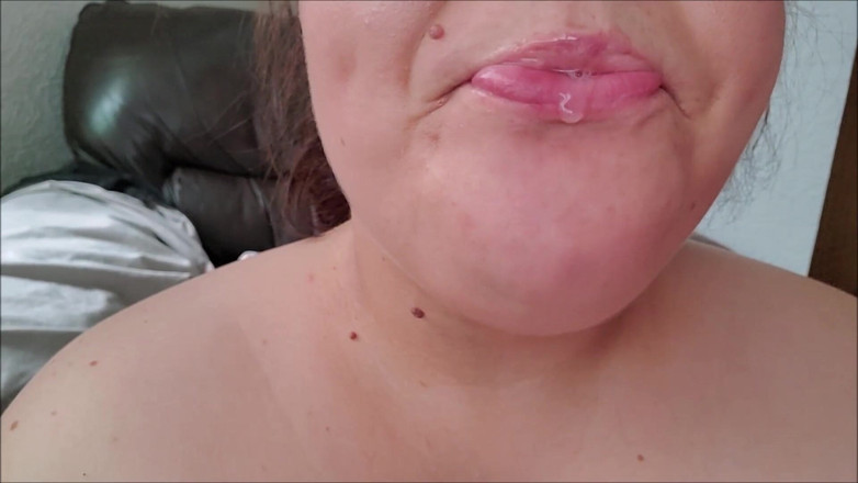 KikiPlumpAss_FH: Tongue fetish closeup