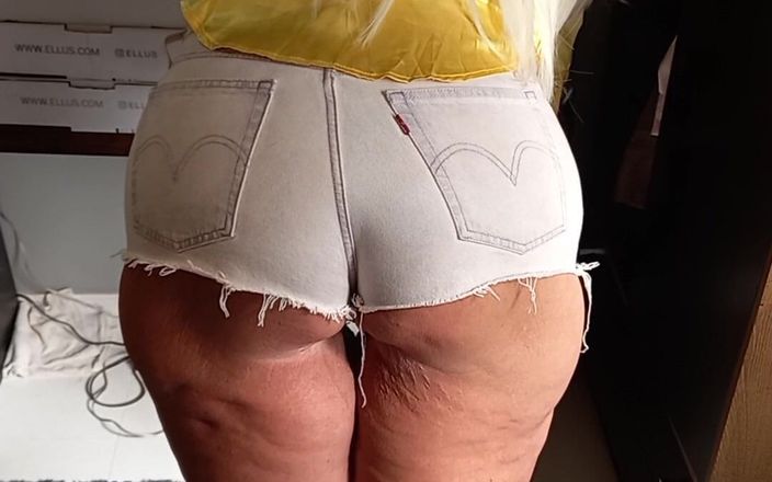 Sexy ass CDzinhafx: Götüm seksi şort giyiyor