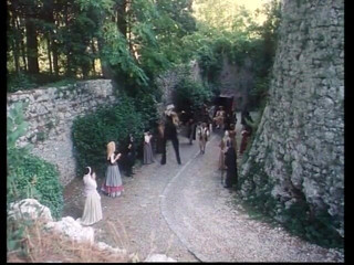 Old Good Porn: Excellent blonde princess blows king's cock on the wall in...