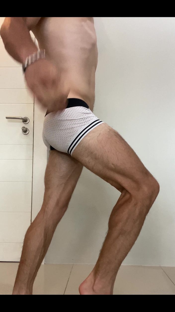 Max_Russell: Big Russian Boy Show His Muscle Legs and Body