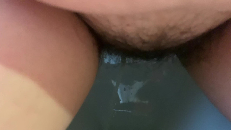 CoppiaCollant: Another Piss in Light Pantyhose with Toilet Paper to Dry...