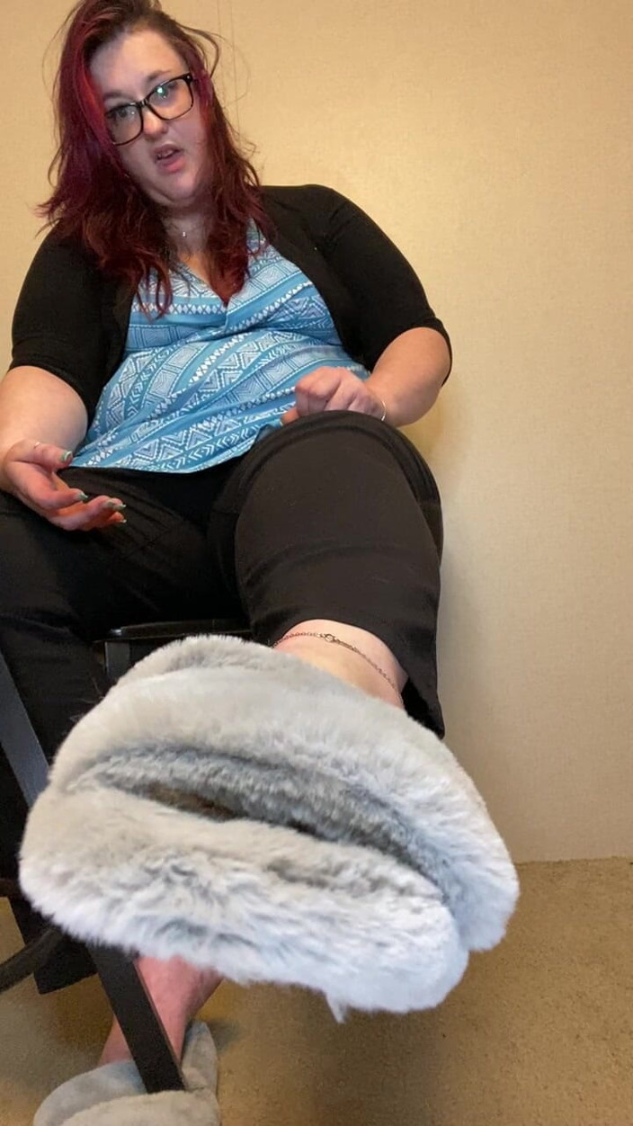 BellaBlast: Slipper Domination: BBW Feet Humiliation as My Footstool