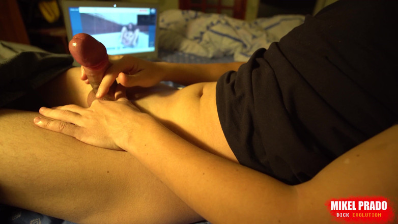 Mikel Prado: Cazzo oliato e sborrata camgirl