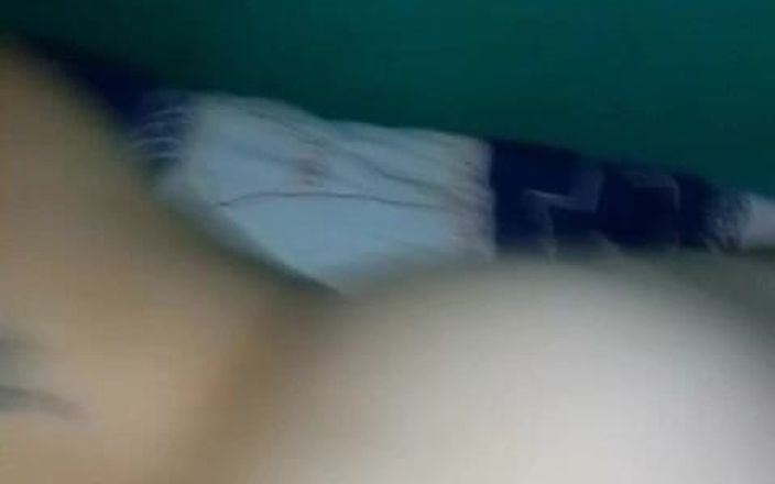 Sofixxx: Ontrouwe schoonzus laat haar heerlijke kont weer morbid zijn en...