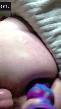 Sex anal cu jucării xxl dure și dure