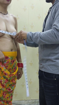 Indyjski gorący seks Bhabhi z krawieckim mistrzem hindi audio