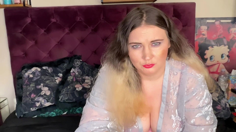 MissFFW: Femdom BBW karstises Needle Dick przegrany podczas palenia