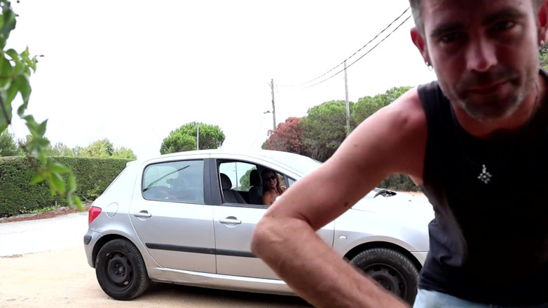 Magia Rosa: Nudist Driver Takes Me When I Was Hitchhiking. Outdoor Sex