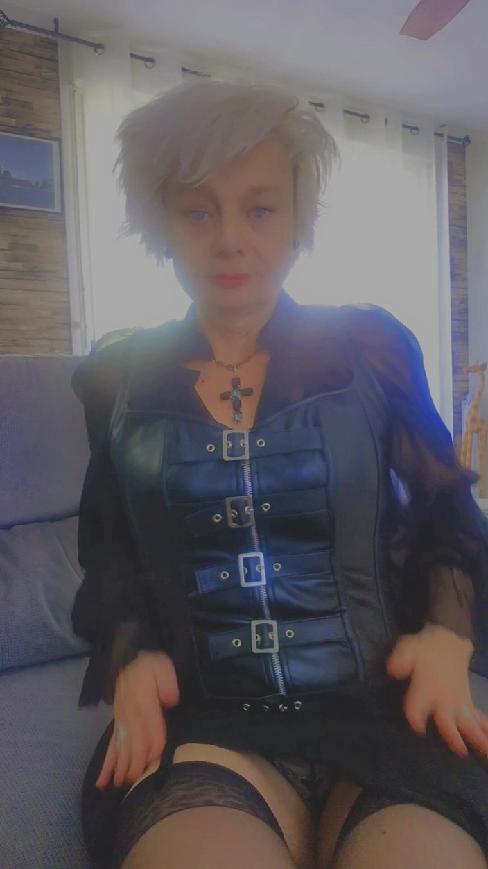 Sofy13: 革を着るのが大好きな熟女の総集編