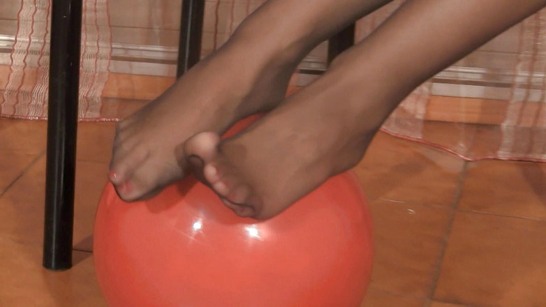 Foot Fetish HD: Barbara đọc thời gian