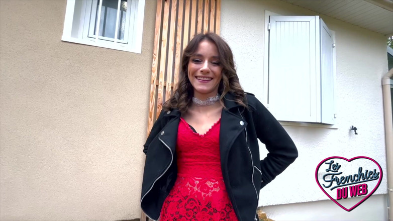 The Frenchies of the web: Ariana é fodida por dois caras ao mesmo tempo