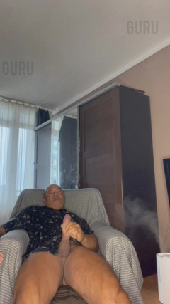 Mr. Guru: Sr. Guru culturista papi se pajeó