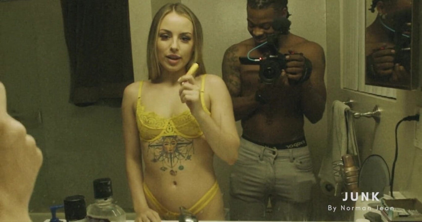 Junk Productions: Istri kepergok selingkuh - ketemu rekaman seks pov