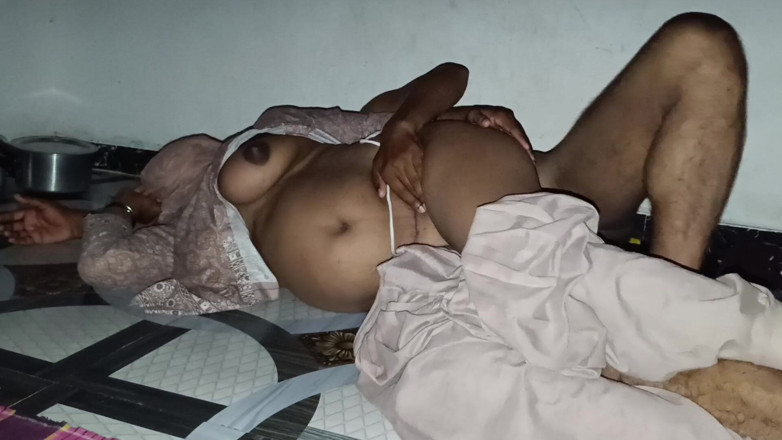 Bhabhi UP: Desi-paar