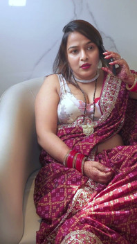 Karwachauth sex s hotelovým klukem - Desi manželka podváděla svého manžela, po svádění tvrdě šukala.