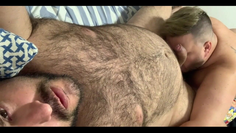 Ksanchez1203: Comerle La Verga a Y Tomarme Su Leche Caliente eet...