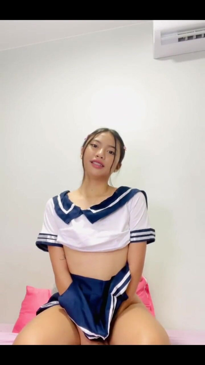 Cherrryblisss: Twist of Brat Girl