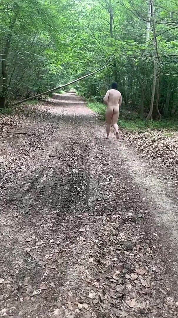 Maitresse Clara: jangal men apmaan...