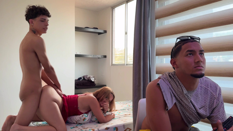 katyJay: Ich nutze die Tatsache, dass mein mann cuckold abgelenkt wird,...