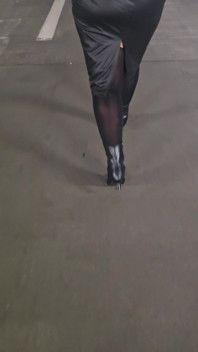 Walking in Ankle Boots