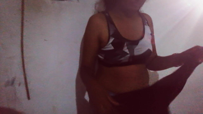 Tina Baby: Ibu tiriku yang sebenarnya datang untuk meniduriku