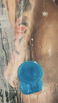 Ochtenddouche met mijn dildo