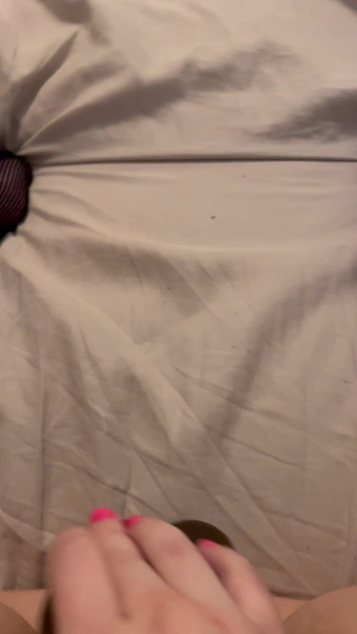 Dirtysecret: 흑인 대물 자지 딜도와 스타킹을 입은 빠른 정액