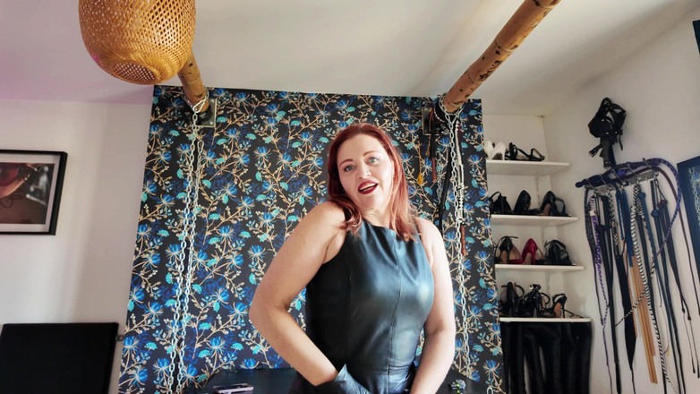 InannaJustice: Leather Glove Tease