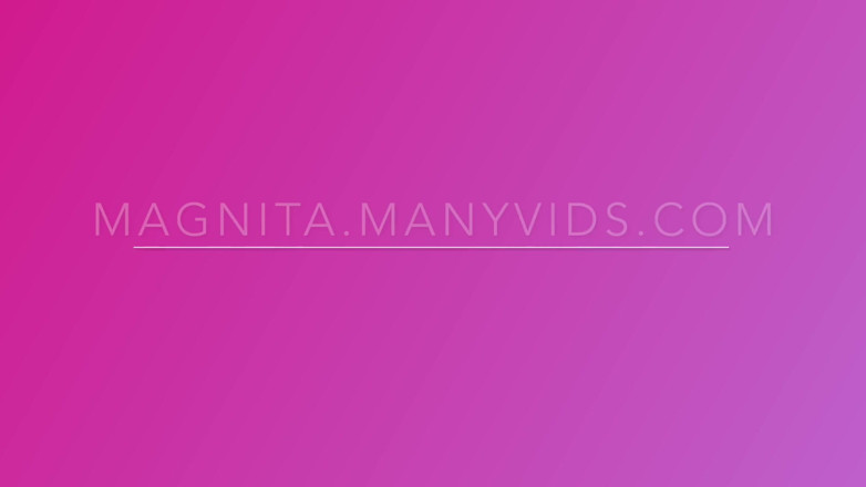 Magnita: Pembantu ingin Anda untuk membungkuknya di sofa