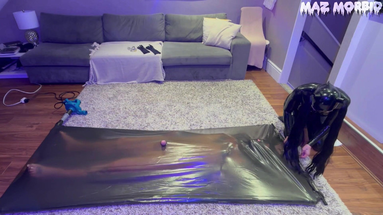 KinkyFemdomTV: Vac säng sexleksak