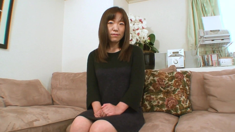 Japan Lust: Japanese cougar squirts all over the couch in anticipation