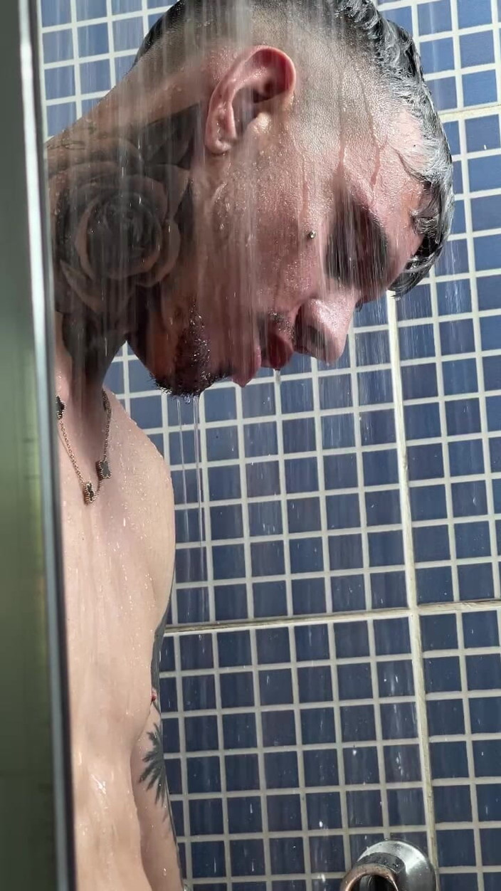 Edumancini: Entspannen unter der Dusche