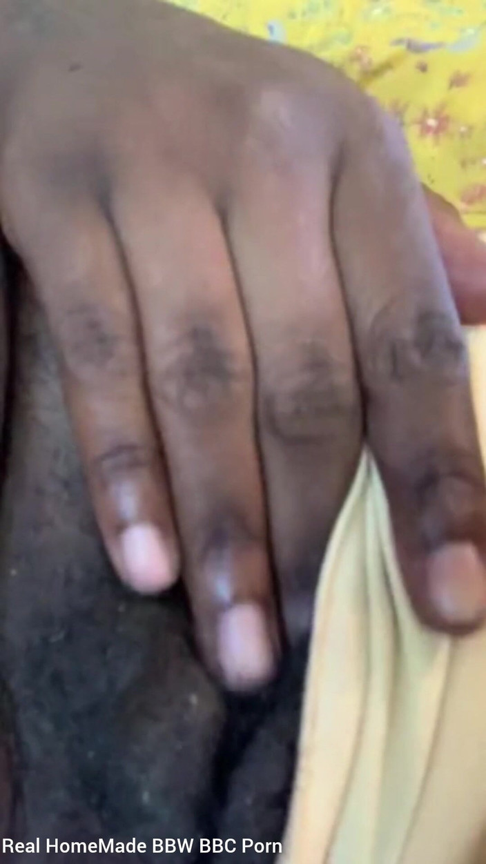 Super sexy ebony cuties: Knickers w bok pocierając moją ciasną owłosioną czarną cipkę