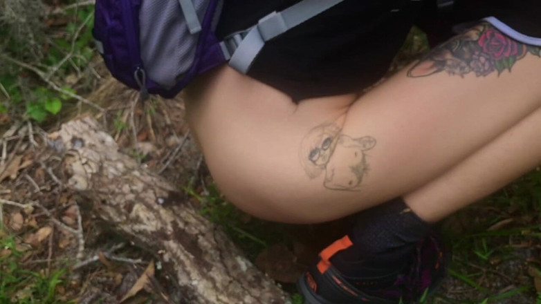 kactus kutie: Mijando na floresta em uma caminhada