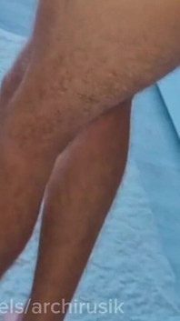 Banteng kuat berlumuran sperma meniduri banci femboy twink.