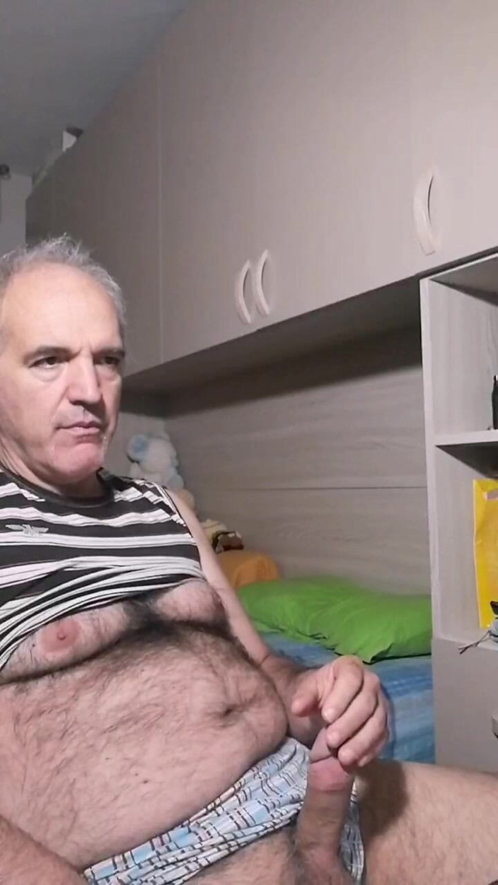 Setesesso7: Uzun bir cumartesi günü, penisimi sertçe mastürbasyon yaparken keyif aldım!