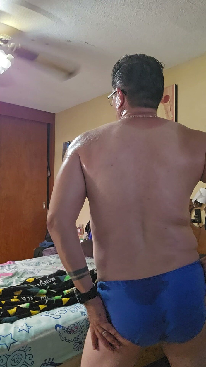 Brayan_PerDiazz: A Little Exercise in My Room