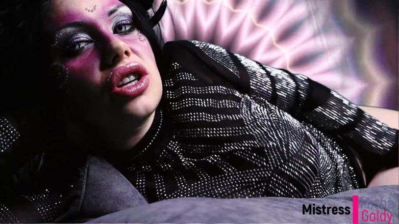 Goddess Misha Goldy: Hnědý záchodový úkol od succubusu, polykání duše a konzumování obřím zadkem!