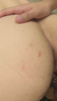 Sepong kontol di sofa dan ngentot tanpa kondom sama risiko hamil